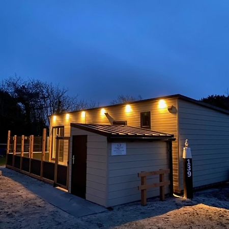 Chalet2Rent Ameland Ballum Bagian luar foto